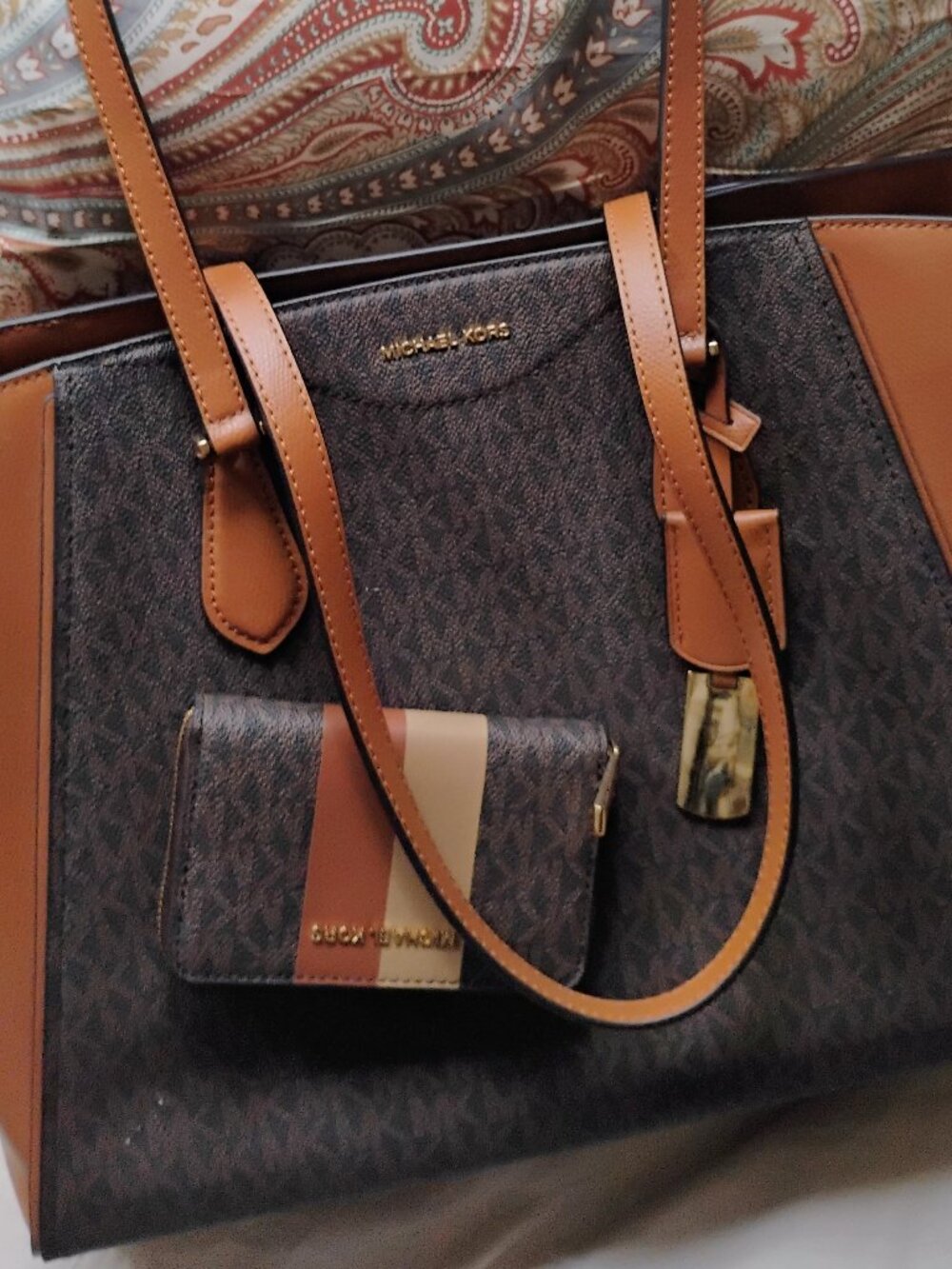 MICHAEL KORS TOTE BAG AND MATCHING WALLET BRAND NEW W TAGS